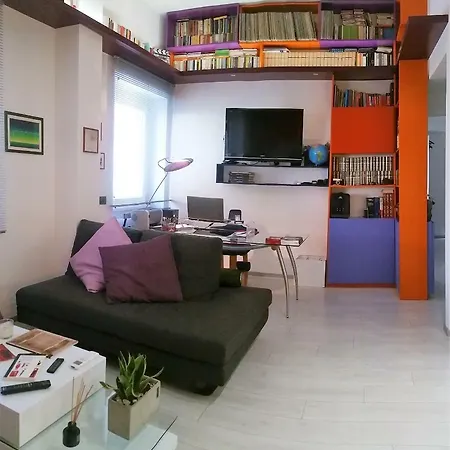 Color & Design Homestay *