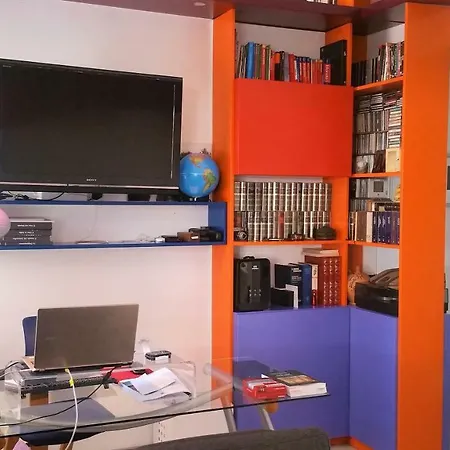 Color & Design Homestay Rome