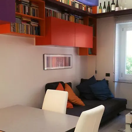 Color & Design Homestay *